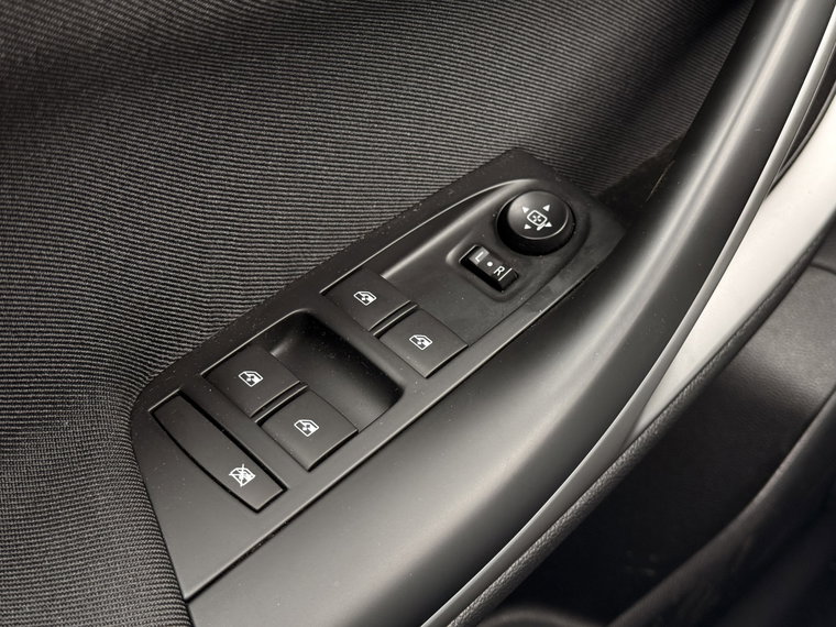 Vehicle Image 38