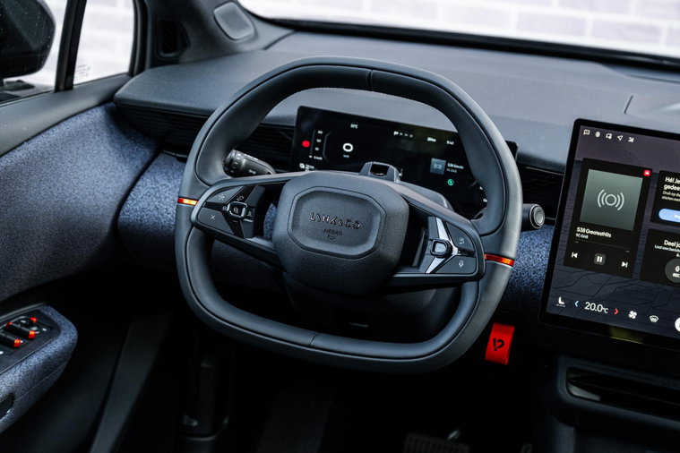 Vehicle Image 12
