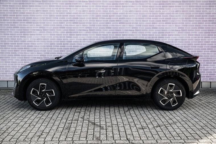 Vehicle Image 4