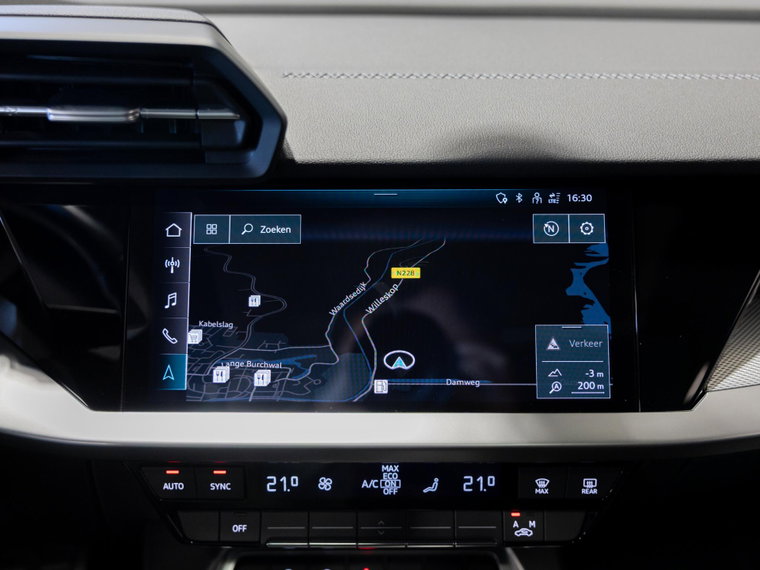 Vehicle Image 30