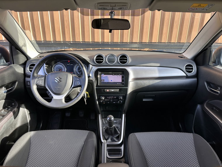 Vehicle Image 9
