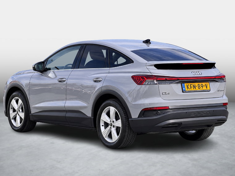Vehicle Image 23
