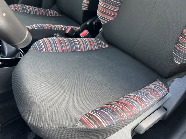 Vehicle Image 25
