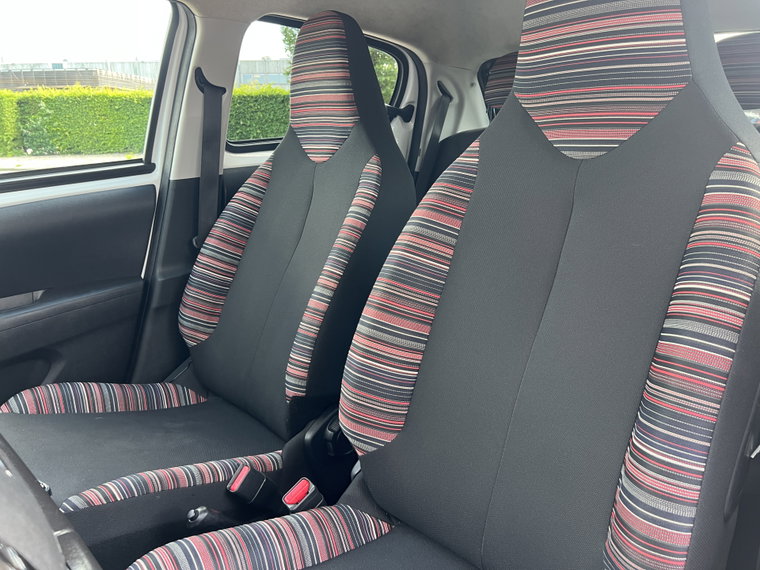 Vehicle Image 26