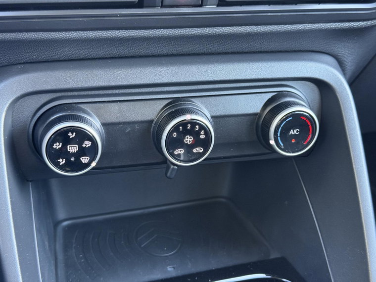 Vehicle Image 26