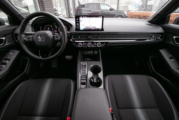 Vehicle Image 15