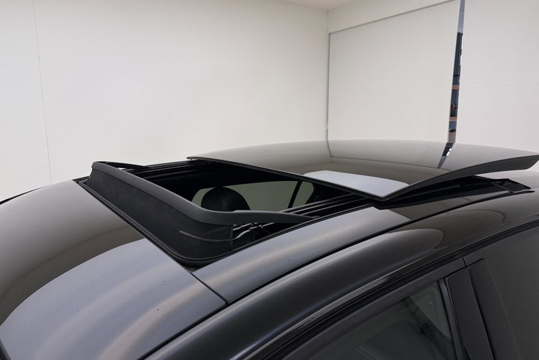 Vehicle Image 33