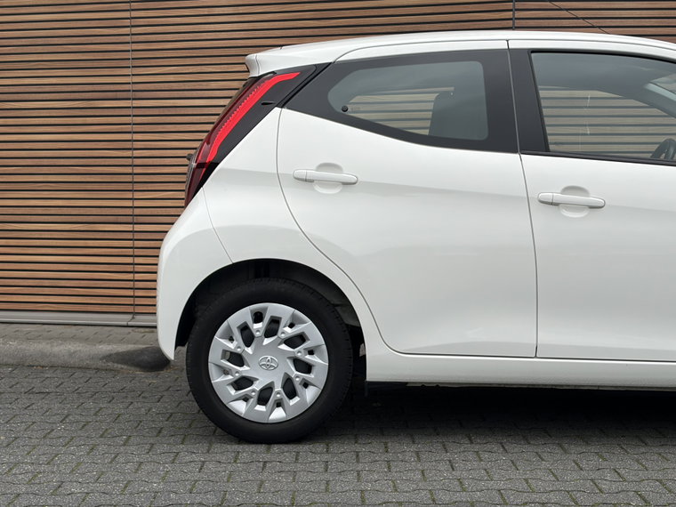 Vehicle Image 19