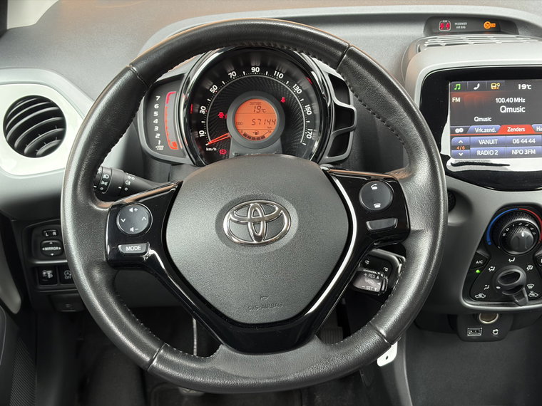 Vehicle Image 22
