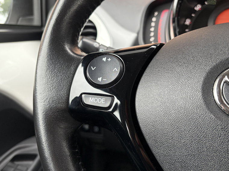 Vehicle Image 24