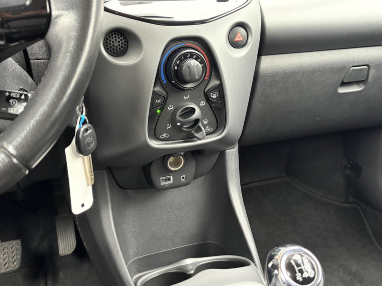 Vehicle Image 31