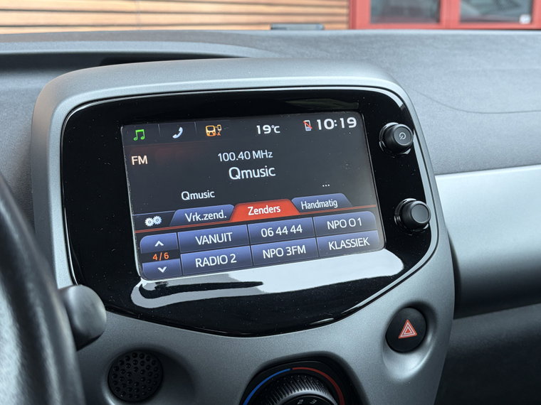 Vehicle Image 35