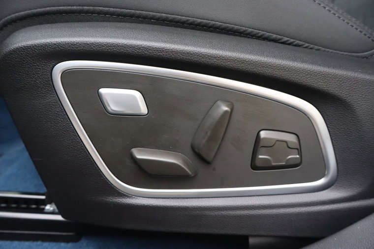 Vehicle Image 35