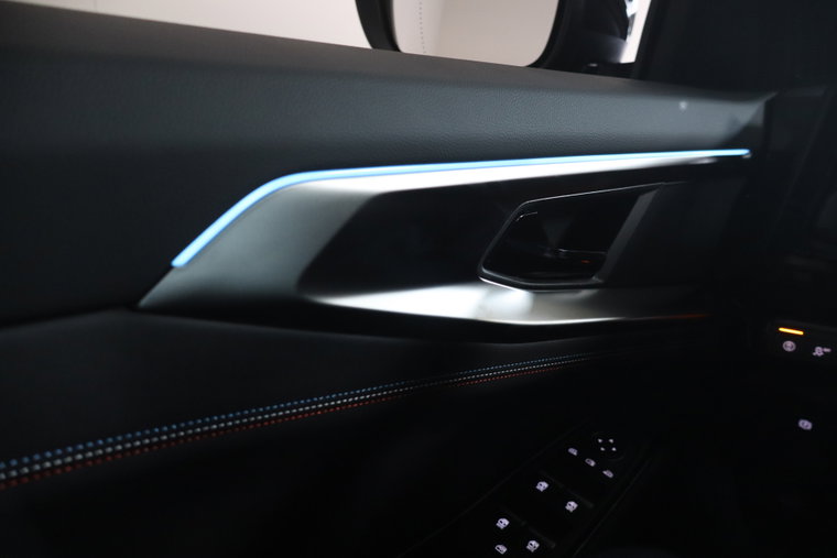Vehicle Image 38