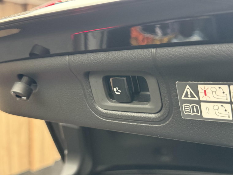 Vehicle Image 35