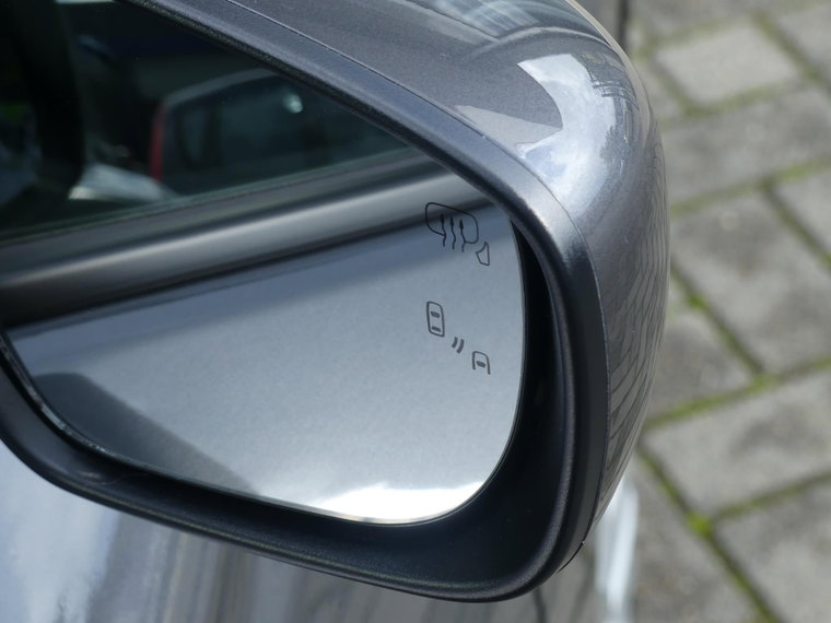 Vehicle Image 27