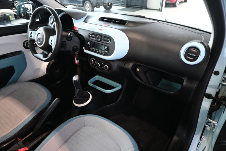 Vehicle Image 21