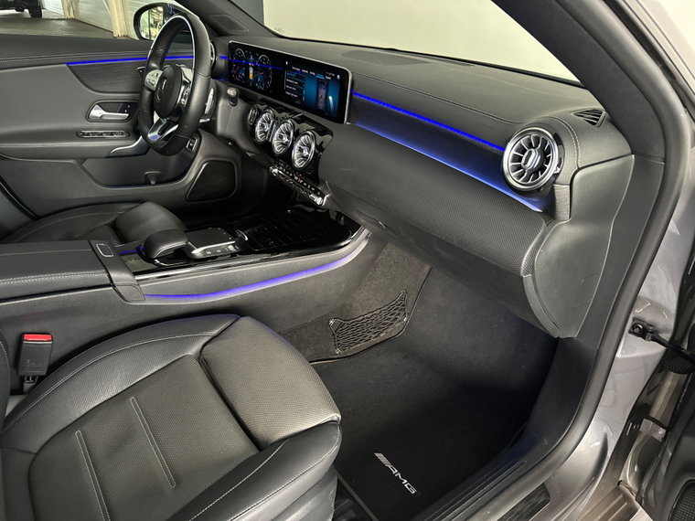 Vehicle Image 36