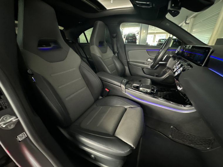 Vehicle Image 37