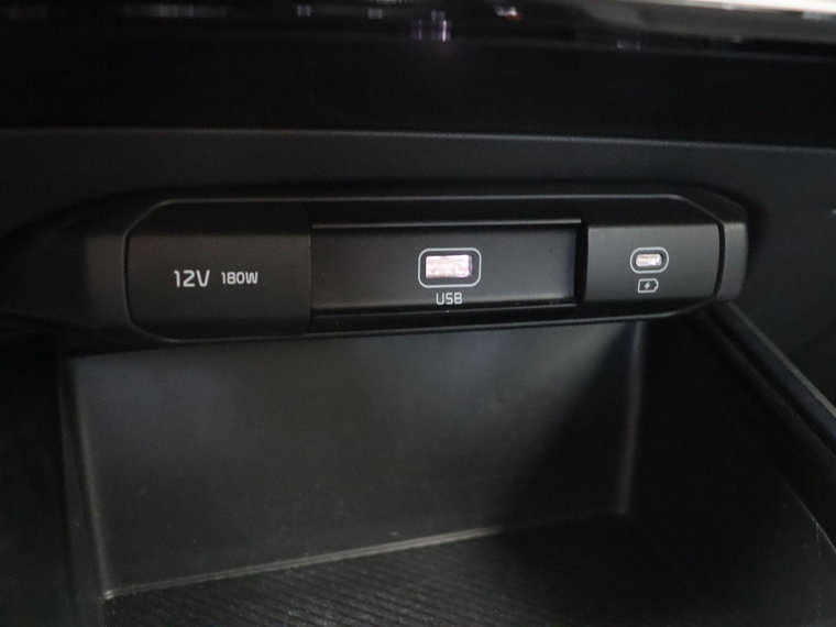 Vehicle Image 29