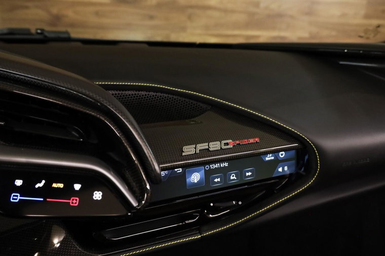 Vehicle Image 32