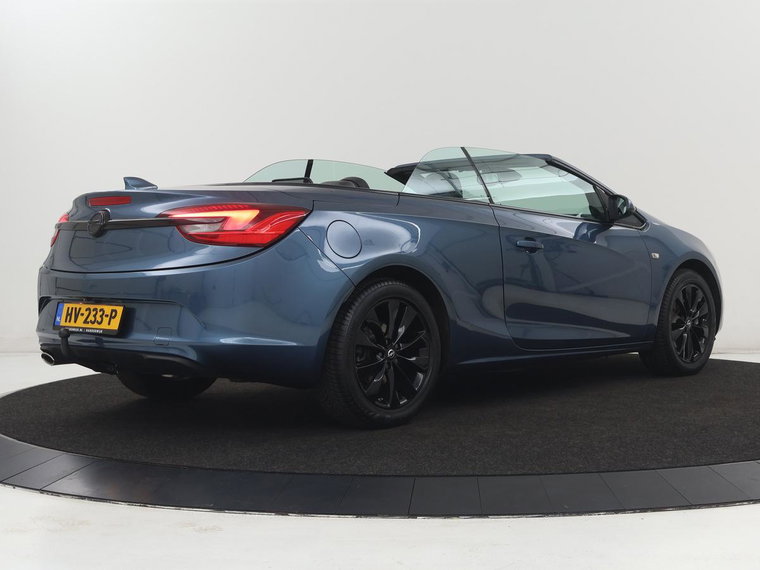 Vehicle Image 42