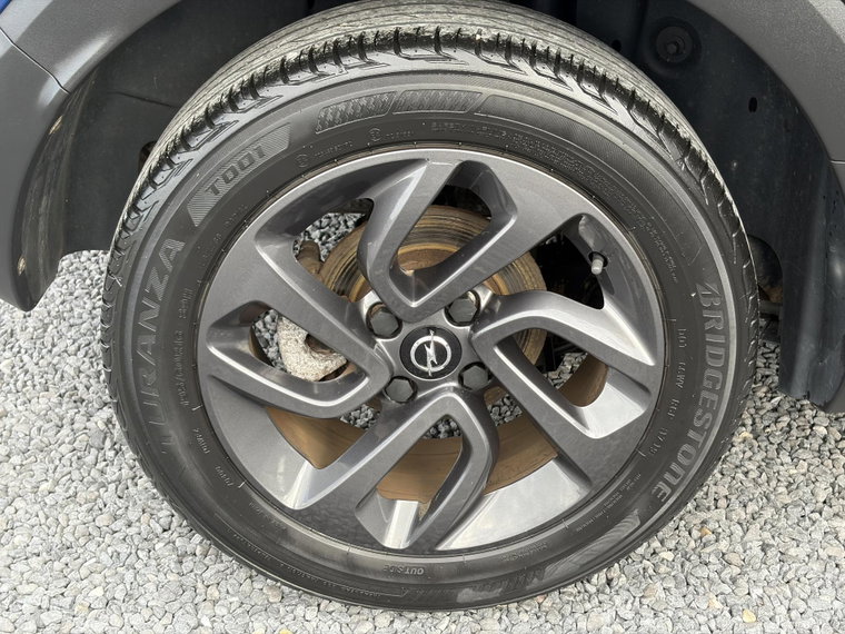 Vehicle Image 35