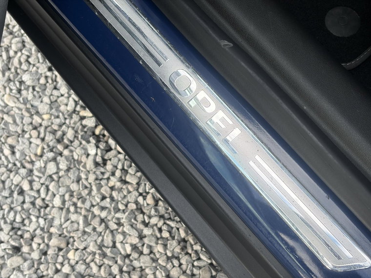 Vehicle Image 38