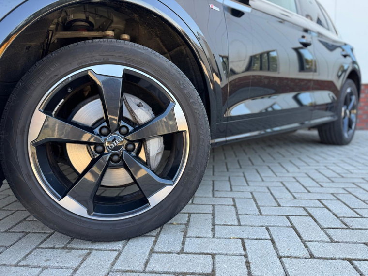 Vehicle Image 35