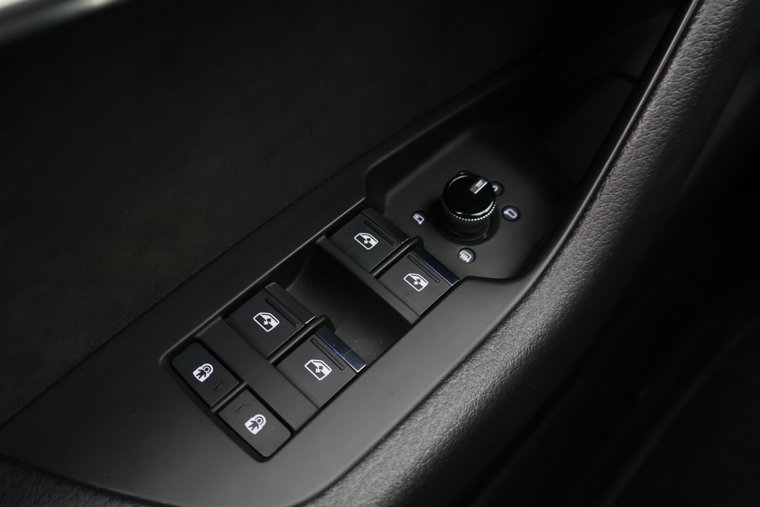 Vehicle Image 33