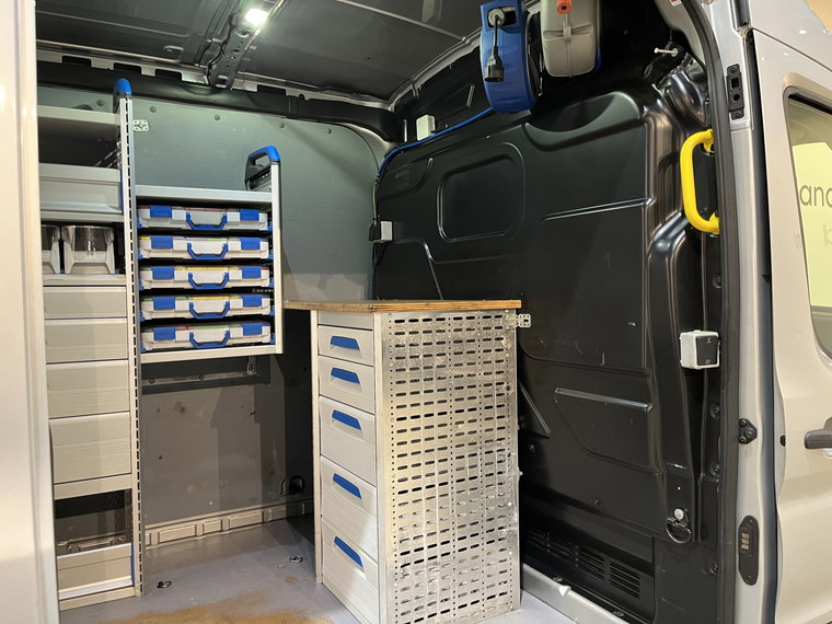 Vehicle Image 13