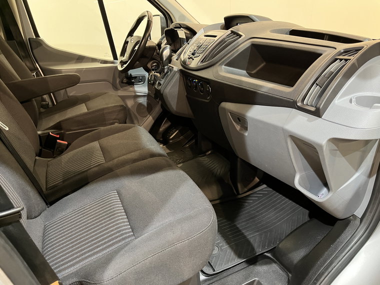 Vehicle Image 24