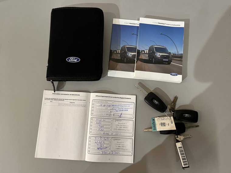Vehicle Image 25