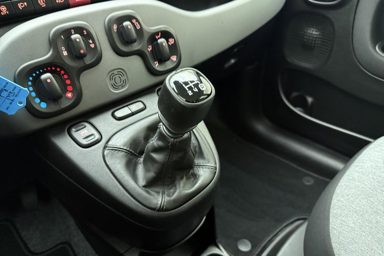 Vehicle Image 21