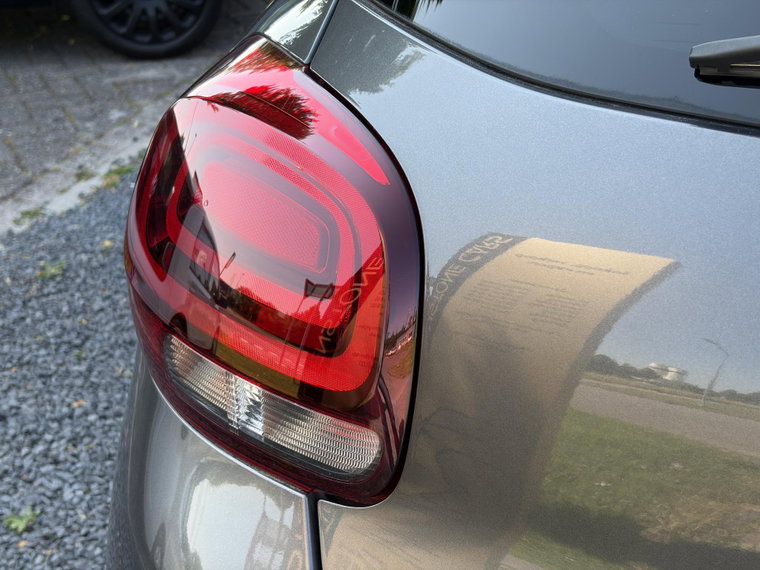 Vehicle Image 35