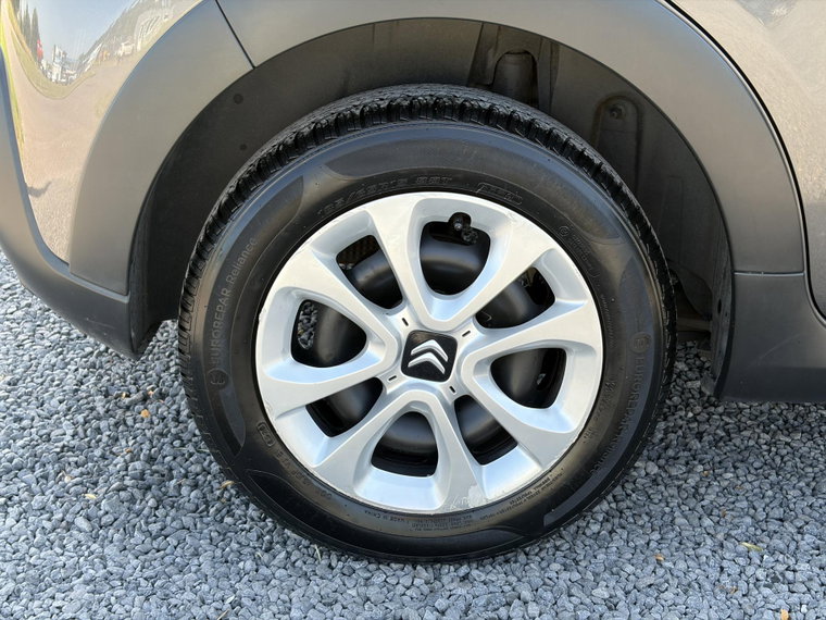 Vehicle Image 37