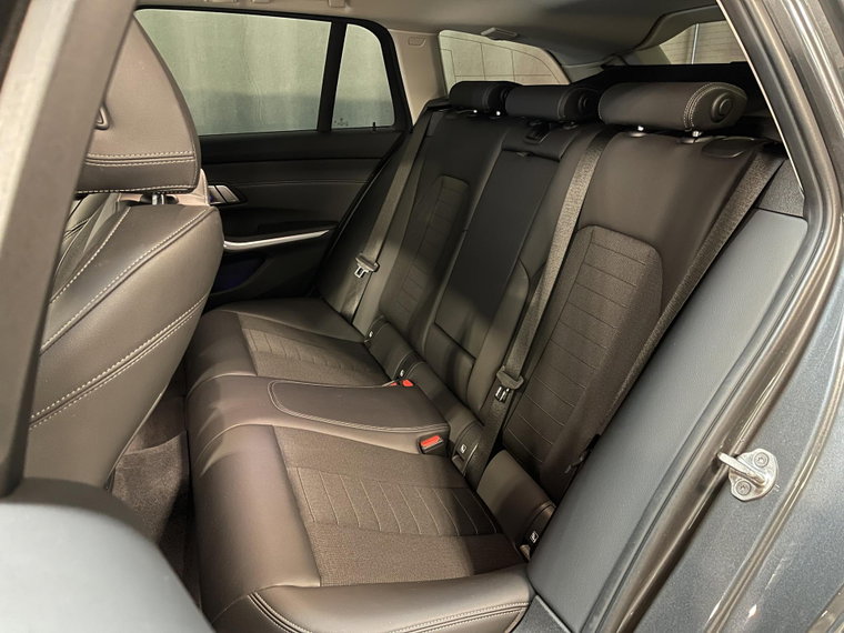 Vehicle Image 37