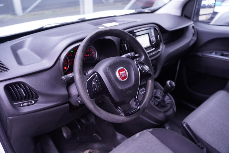Vehicle Image 23