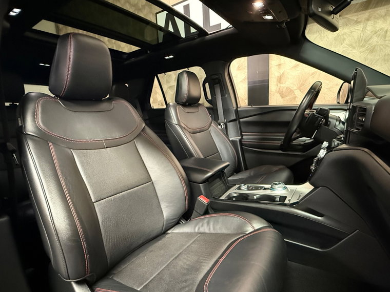 Vehicle Image 13