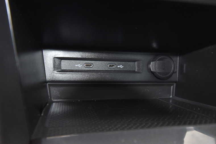 Vehicle Image 33