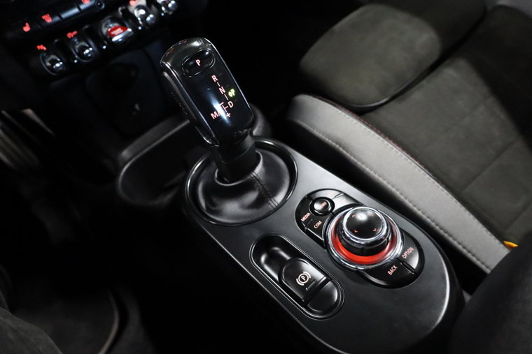 Vehicle Image 23