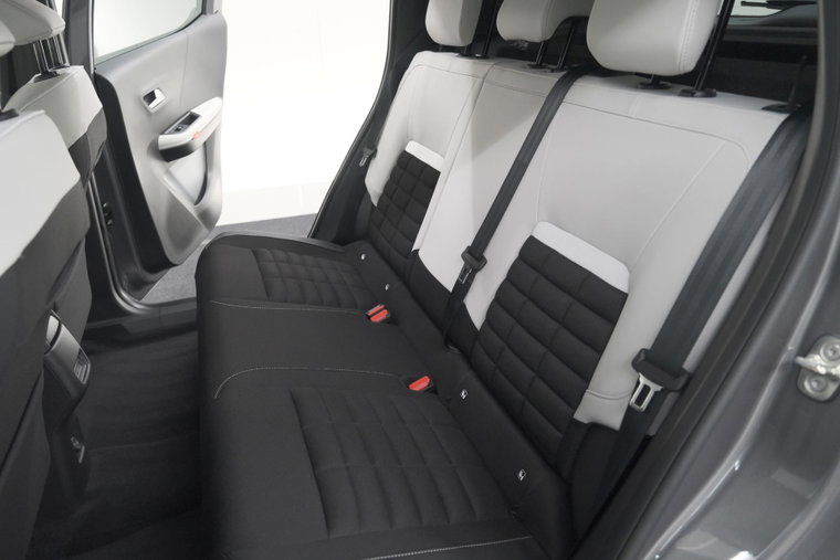 Vehicle Image 31