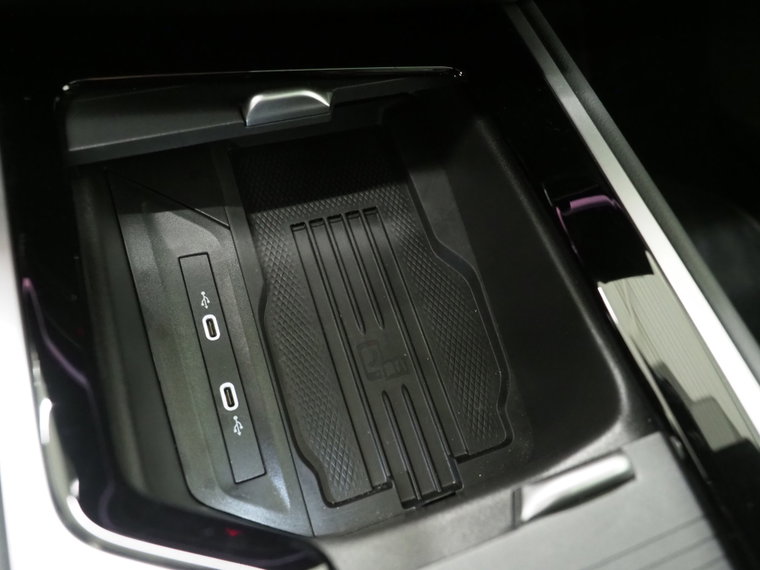 Vehicle Image 38