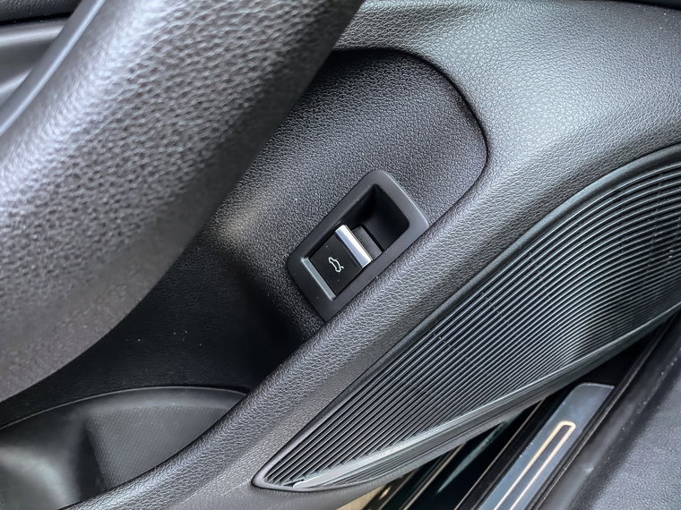 Vehicle Image 60