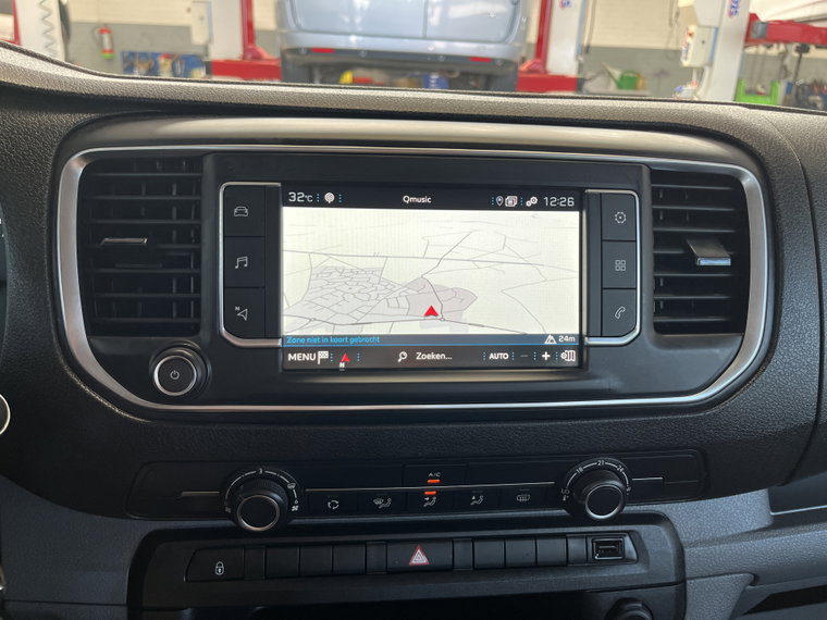 Vehicle Image 35
