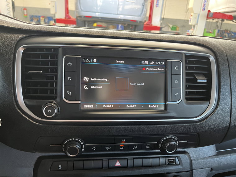 Vehicle Image 36
