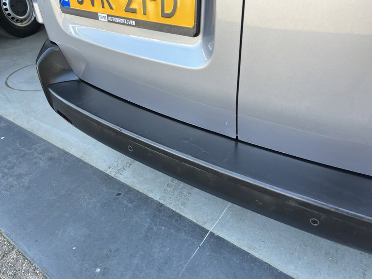 Vehicle Image 43