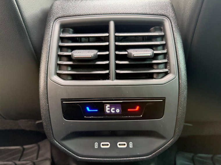Vehicle Image 28