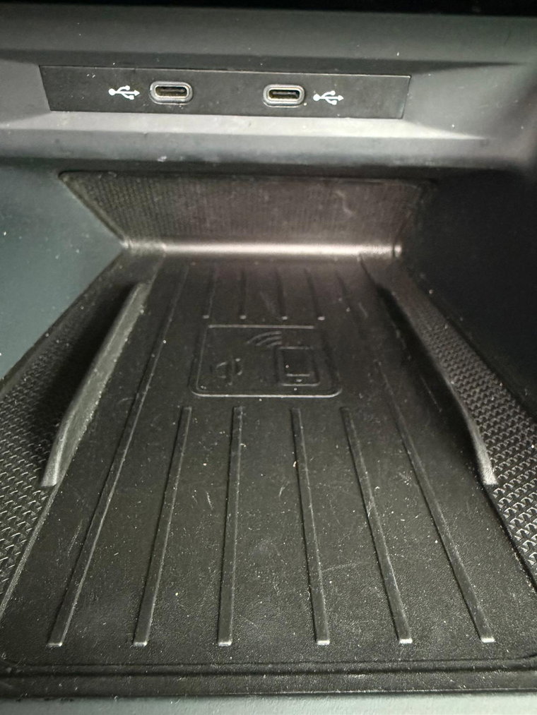 Vehicle Image 38