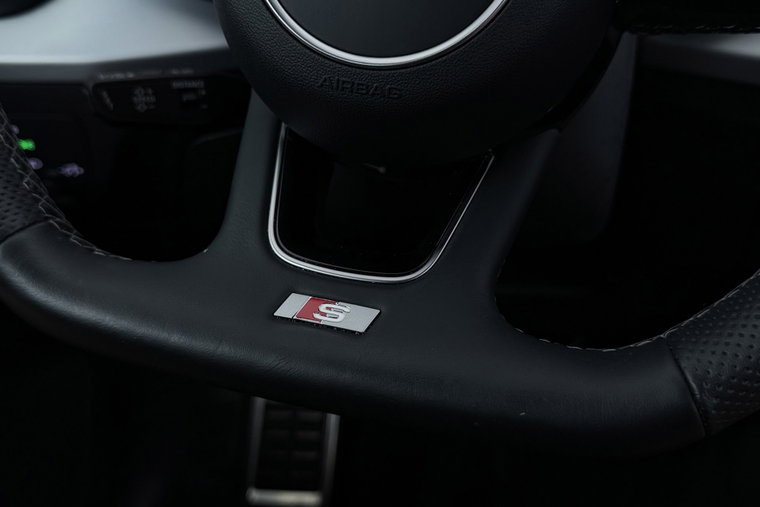 Vehicle Image 36